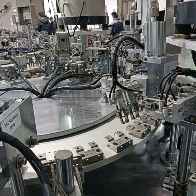 Bom preço. Máquina de montagem de tampa de folha de alumínio para perfusão IV Máquina automática de tampa de parafuso linear on-line