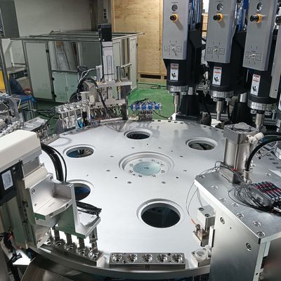 Bom preço. Máquina de montagem de tampas ultra-sônicas de alta precisão para tampas e fechaduras de plástico de várias peças on-line