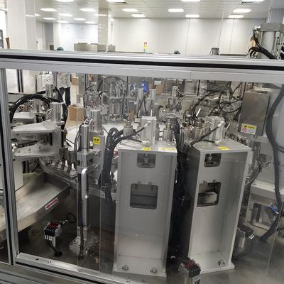 Bom preço. Máquina de soldagem ultrasônica tem um acionamento estável, aço inoxidável, boa qualidade do equipamento, custos de manutenção relativamente baixos em estágios posteriores on-line