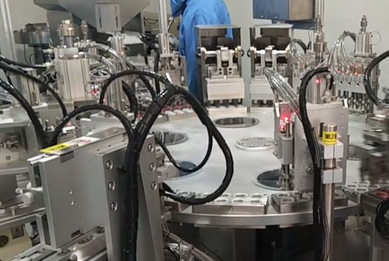 Bom preço. Máquina de montagem Euro Cap compacta e leve O tamanho real varia com a velocidade de produção Durável e resistente on-line