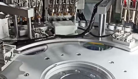 Bom preço. 8000-15000pcs/h Velocidade de produção Máquina de montagem Euro Cap para tampas e fechaduras de plástico de várias peças on-line