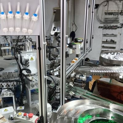 Bom preço. Máquina de montagem profissional de produtos médicos personalizados para gotas intravenosas com inspeção e soluções de fibra óptica on-line
