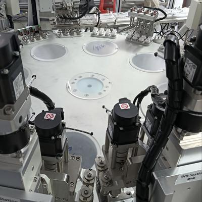 Bom preço. Máquina de montagem automática de tampas de leite não-padrão personalizada com alta flexibilidade para maximizar a satisfação do cliente. on-line