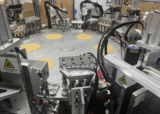 Bom preço. Máquina de montagem de hélices OEM 50Hz Máquina de vedação de cobertura de plástico on-line