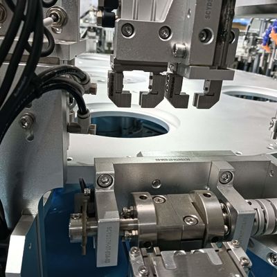 Bom preço. Máquina de montagem de tampas CRC de produção de alta velocidade OEM automática para tampas de várias peças on-line