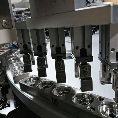 Bom preço. CE Máquina de montagem de helicóptero de tampa 380V Máquina de vedação automática de tampa on-line