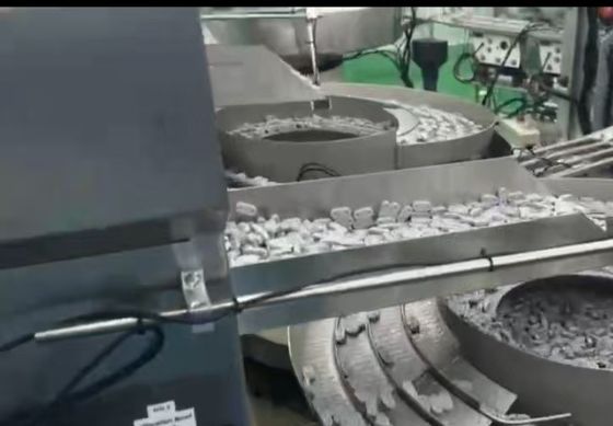 Máquina de montagem de Euro Cap totalmente automatizada para sacos e frascos de perfusão IV