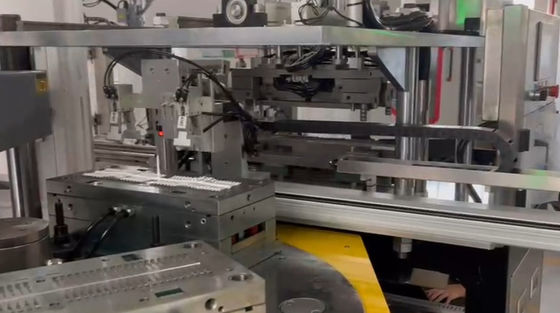 Bom preço. Máquina de colocação de agulhas e moldagem por injecção de lancetas sanguíneas on-line