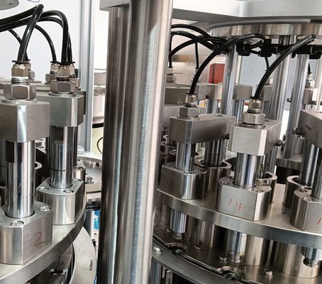 Bom preço. Máquina de montagem Euro Cap de aço inoxidável e liga de alumínio para produtos de perfusão IV de plástico Alta velocidade e taxa qualificada on-line