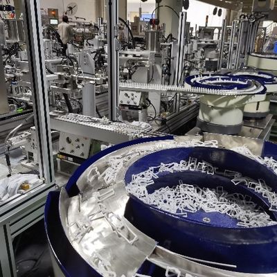 Sistema ferroviário linear deslizante Necessidades diárias Máquina de montagem para pulverizador de água pulverizador de gatilho e mais