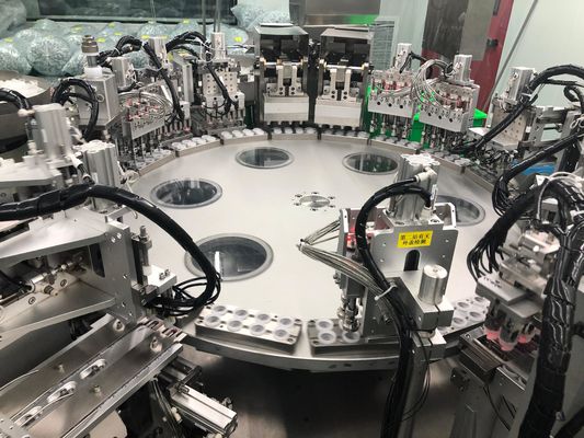 Bom preço. Máquina de montagem automática para tampas de perfusão com bom desempenho e alta eficiência on-line