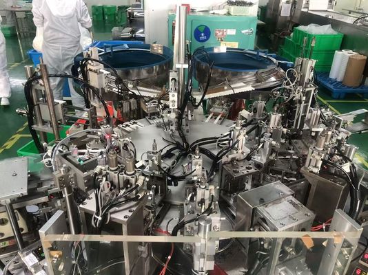 Bom preço. Máquina de montagem automática de bisturi descartável ligada à máquina de embalagem em uma linha de alta capacidade on-line