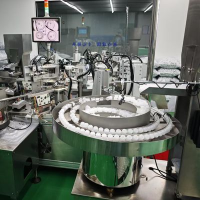 Máquina de montagem de tampa de anel de puxa única controlada por PLC com ecrã multilíngue que é fácil de operar