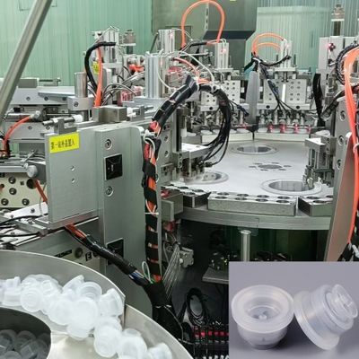Máquina de montagem de tampas Euro de alta velocidade para tampas de garrafas de infusão, tais como tampas de puxagem única, tampas de puxagem dupla, tampas de dobragem única, tampas de dobragem dupla e tampas de ruptura.