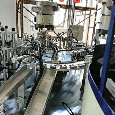 Bom preço. Máquina de montagem de agulhas de coleta de sangue não padrão com bom processo de montagem e alta tecnologia on-line
