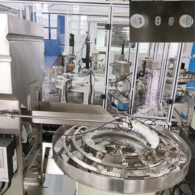 Bom preço. Máquina de montagem de Euro Cap para montagem automática de tampas de folha fácil de descascar para sacos e garrafas de perfusão on-line