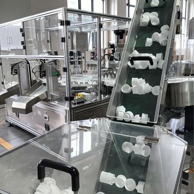 Máquina de montagem automática para tampas de lavanderia Display de controle PLC falhas de operação serão exibidas