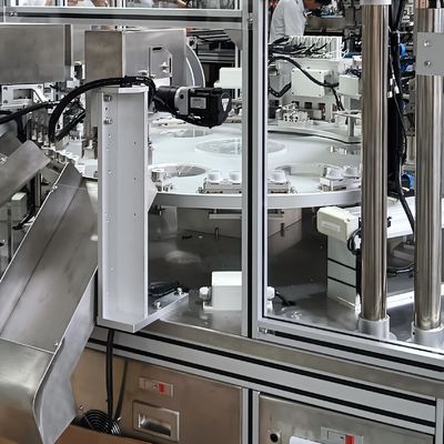 Bom preço. Máquina de montagem automática de tampa de filme de infusão feita de aço inoxidável não fácil de enferrujar on-line