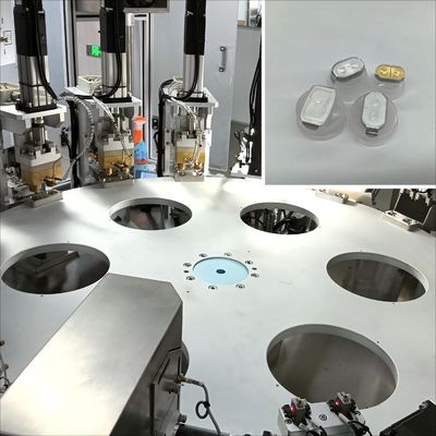 Máquina de montagem automática para tampas de filme de infusão com mecanismo automático de perfuração de molde de alta eficiência