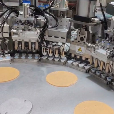 Bom preço. Máquina de montagem de produtos Heli Cap 3 partes com ecrã táctil on-line