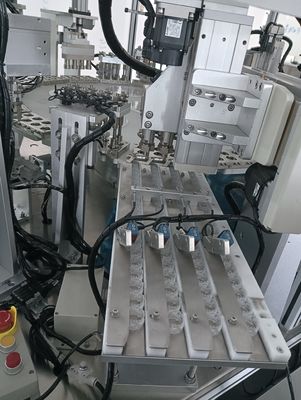 Bom preço. Máquina de montagem de tampas de hélice, leite e suco on-line