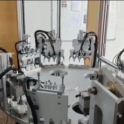 Bom preço. Máquina de montagem totalmente automatizada de tampa de desicante com verificação de qualificação 100% Garantia de 1 ano e sistema de alarme de erro on-line