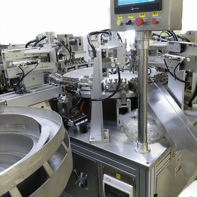 Bom preço. Máquina automática de montagem de Euro Caps com operação touch screen para 4000-12000 Caps por hora e 99% de taxa qualificada on-line