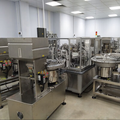 Bom preço. Máquina de montagem de Euro Cap com capacidade de 14000-15000pcs/h, controle PLC e construção de aço inoxidável para tampas de perfusão IV on-line