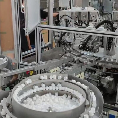 Máquina de montagem de tampa de desicante com 99% de taxa satisfatória, controlo PLC e detecção por sensor fotoelétrico para linhas de produção automatizadas